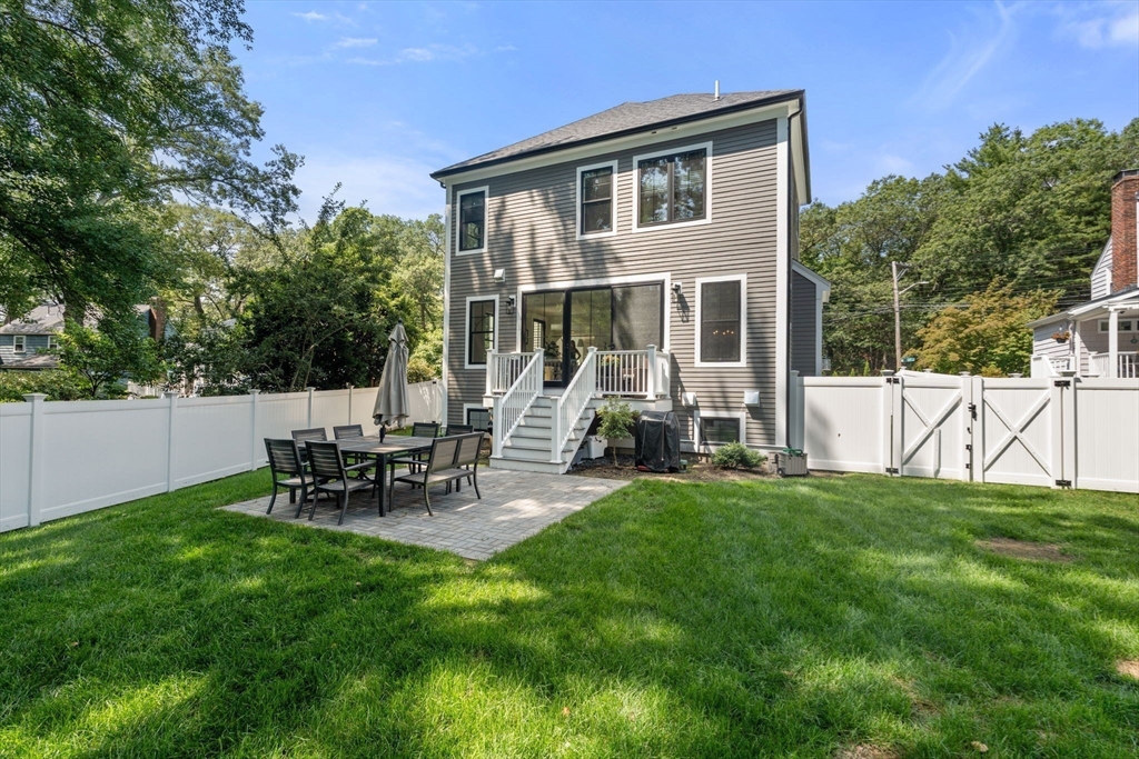 14 Hunnewell St