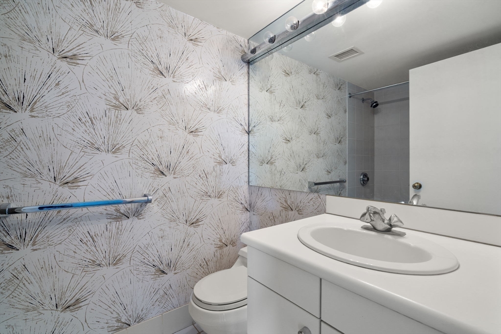 75-83 Cambridge Pkwy Unit: E807