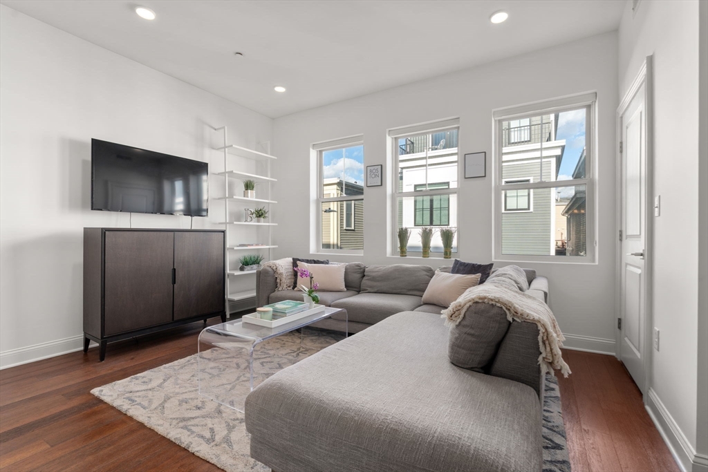 170 W Broadway # 308