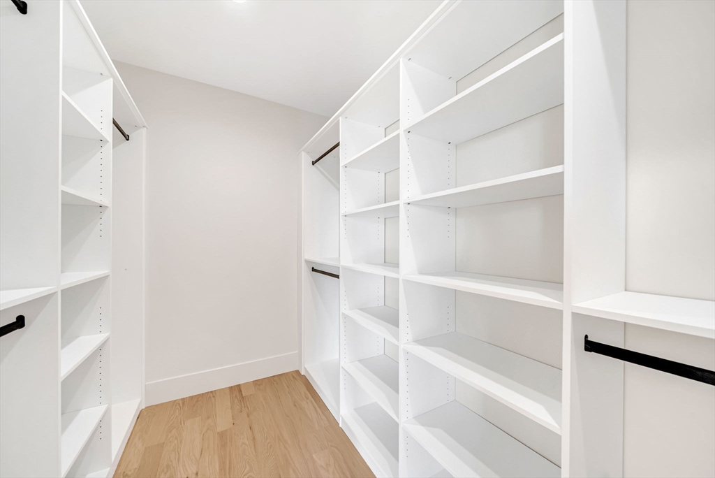 18 Crescent Road # 18