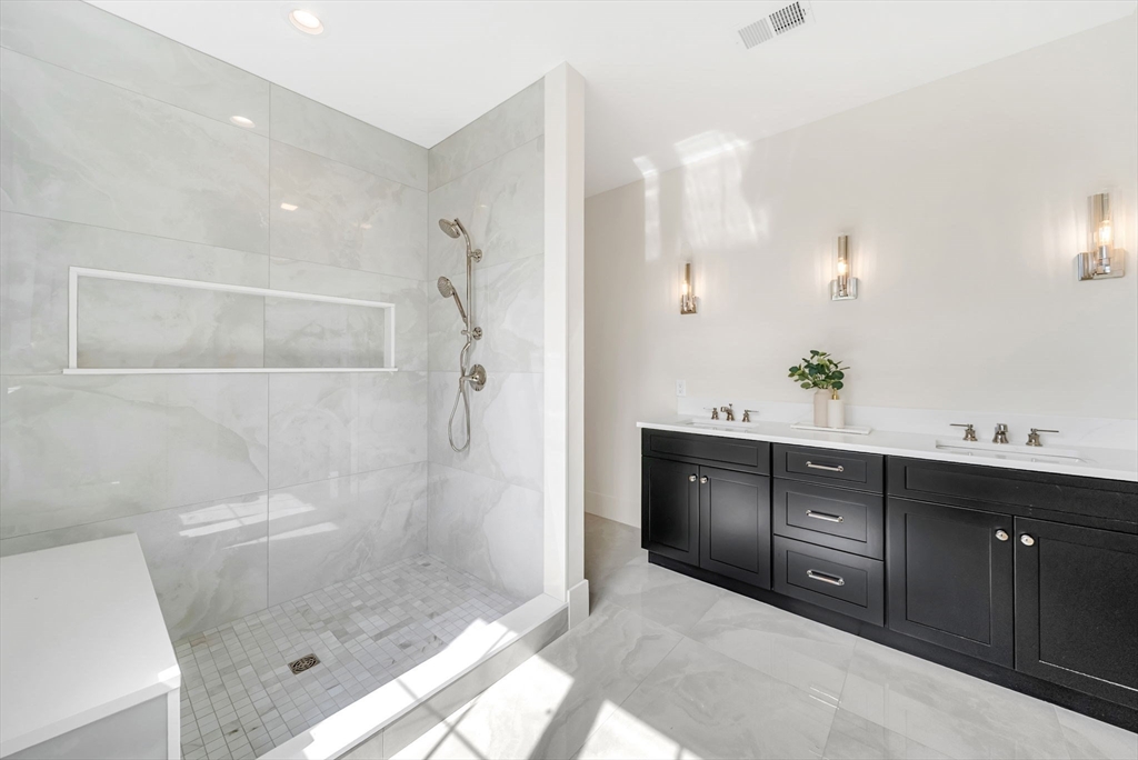 18 Crescent Road # 18