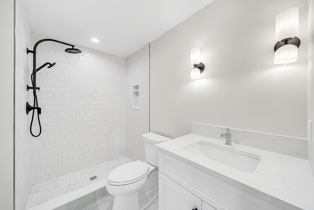18 Crescent Road # 18