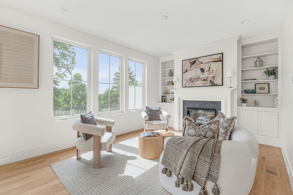18 Crescent Road # 18