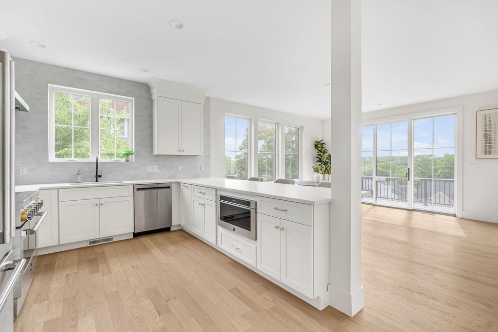 18 Crescent Road # 18