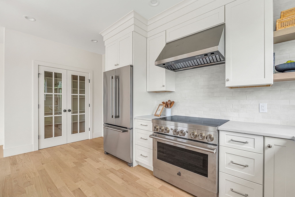 18 Crescent Road # 18