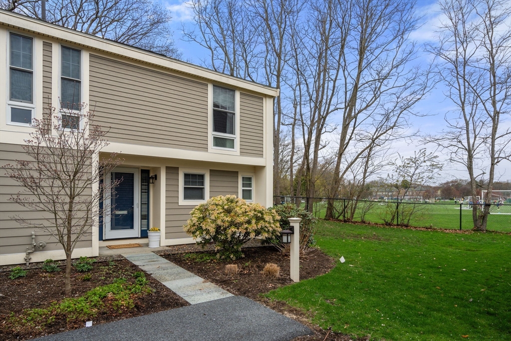 11 Oak St # 16