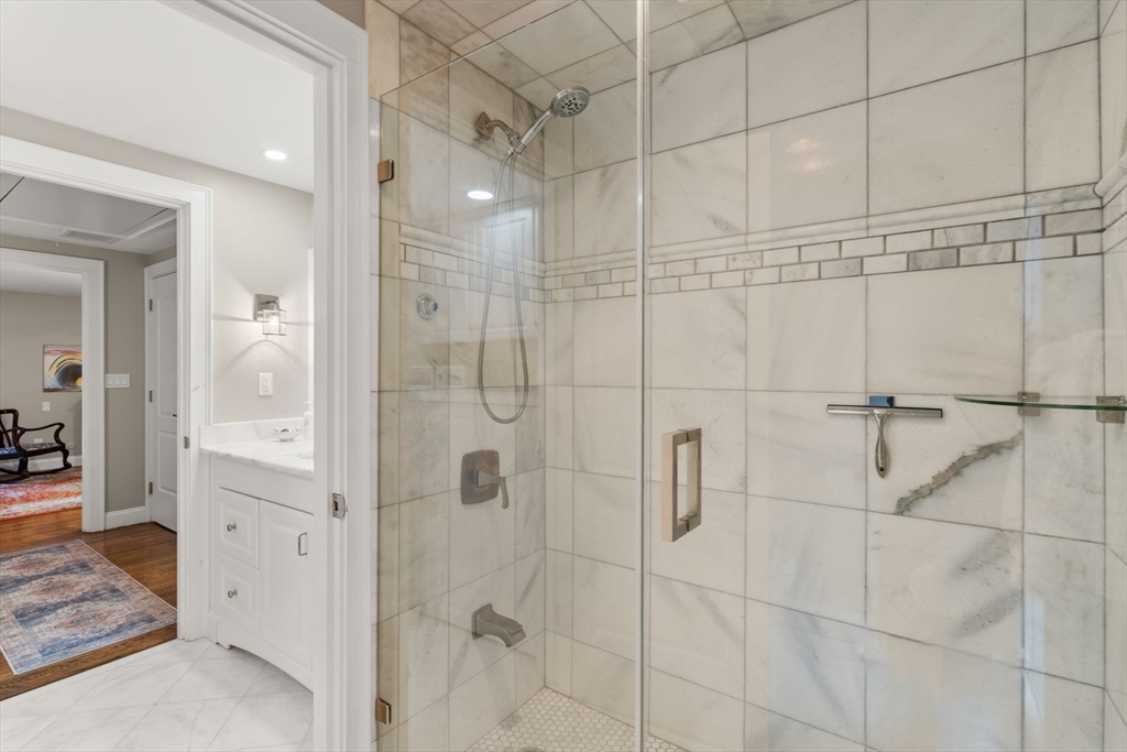 11 Oak St # 16