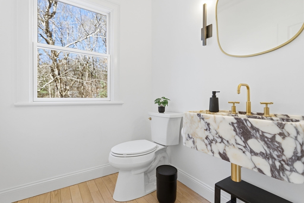 6 Sandy Hill Rd