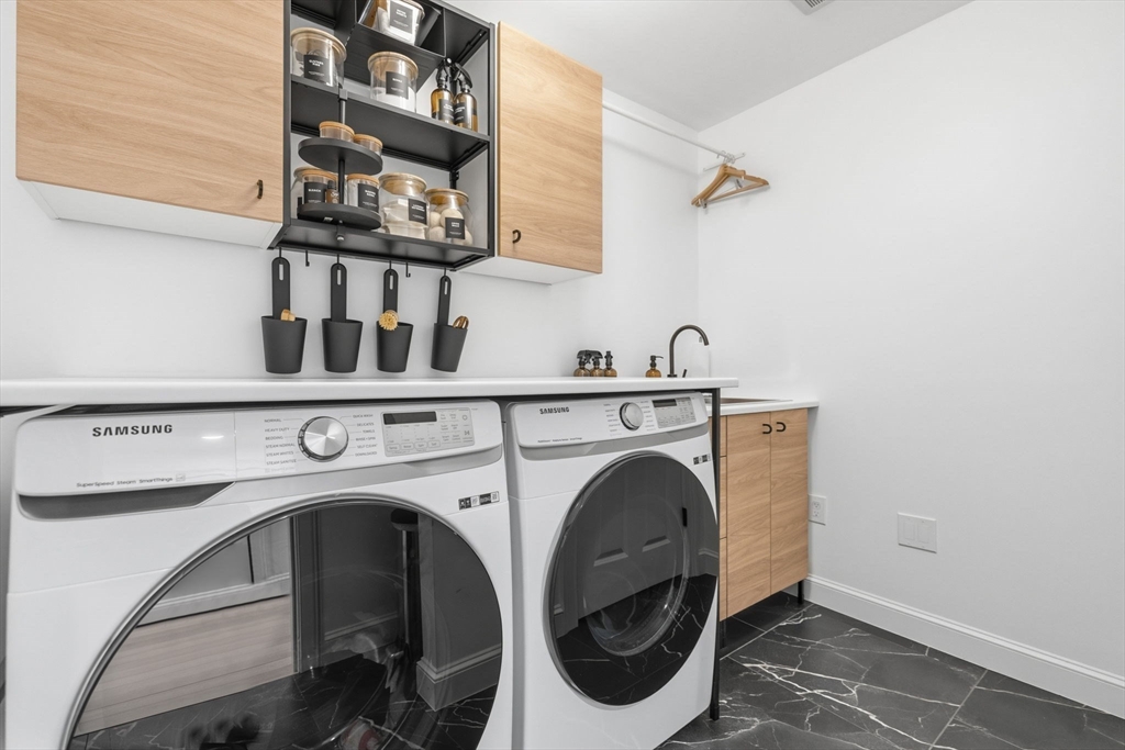 6 Sandy Hill Rd