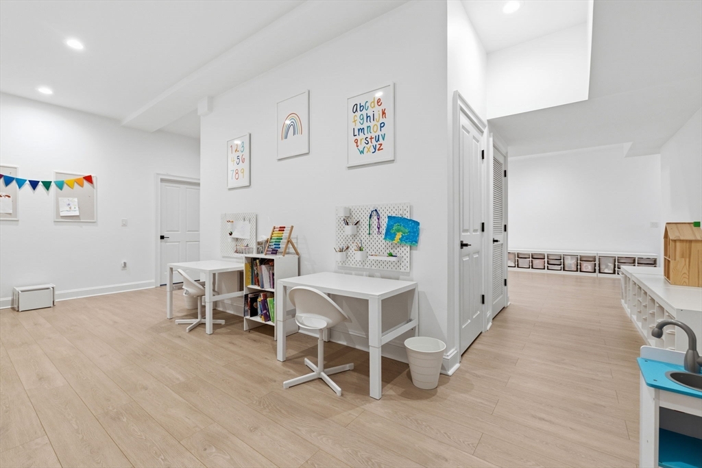 6 Sandy Hill Rd