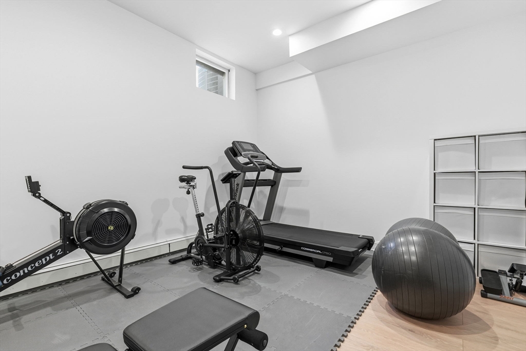 6 Sandy Hill Rd