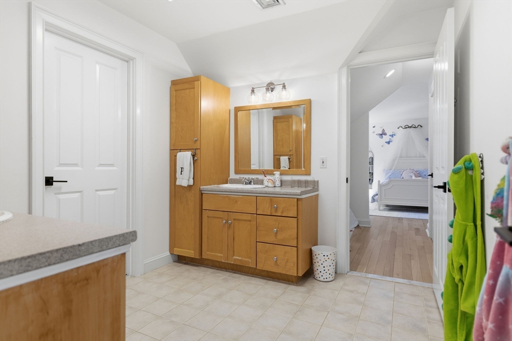 6 Sandy Hill Rd