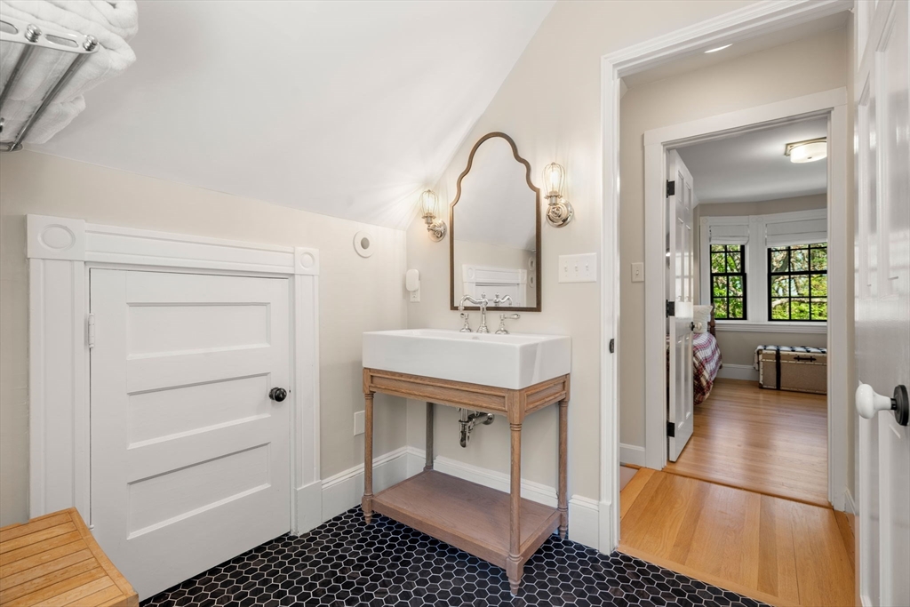153 Ridgeway Rd