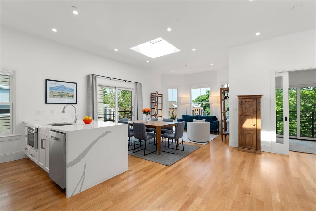 24 Camp St # 3