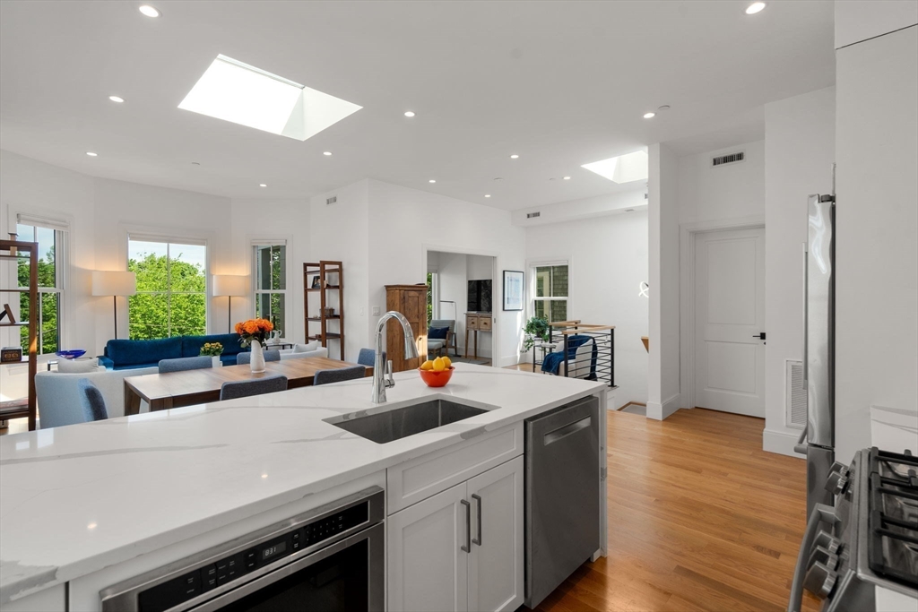 24 Camp St # 3