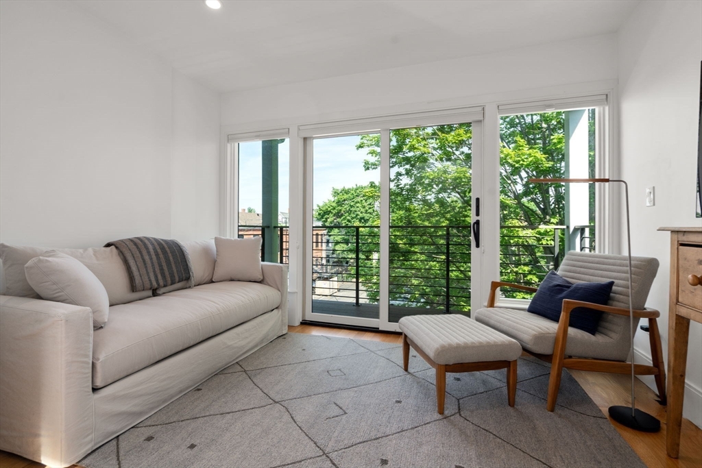 24 Camp St # 3