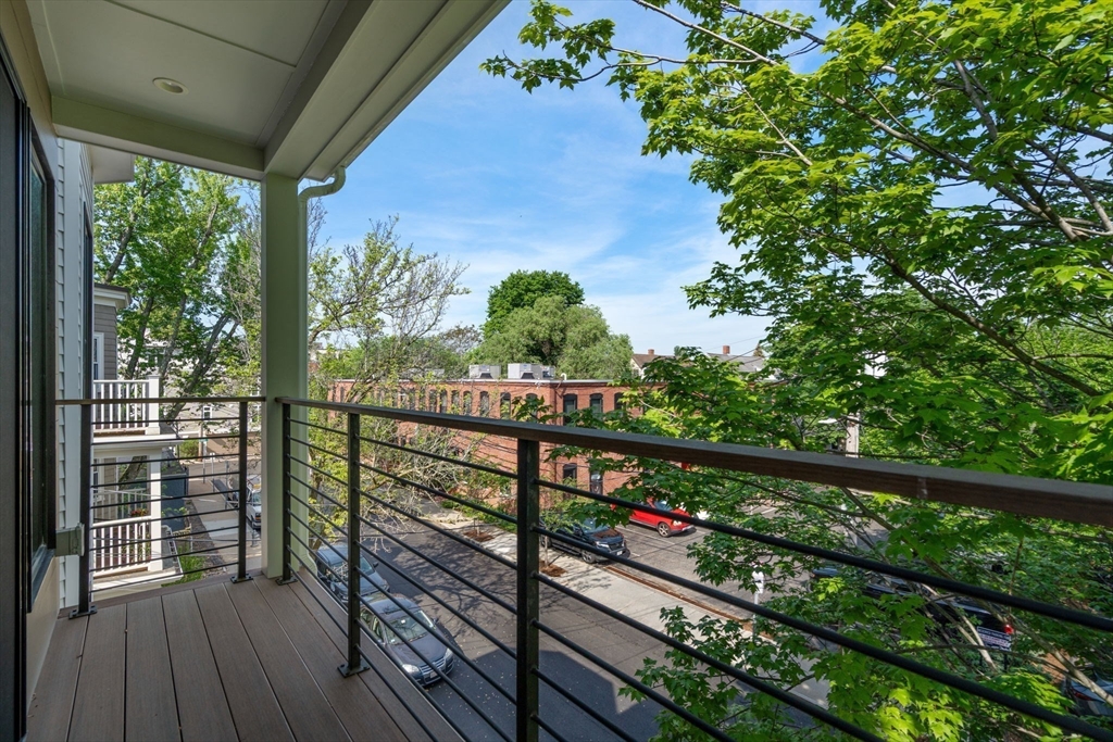 24 Camp St # 3