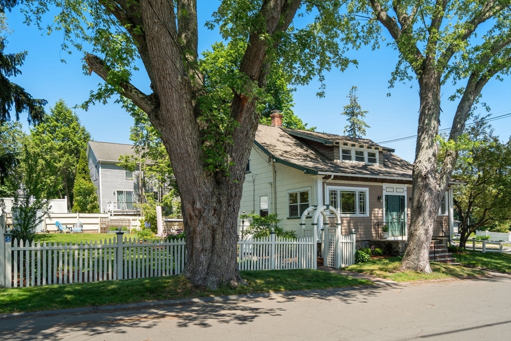 3 Chase Ave