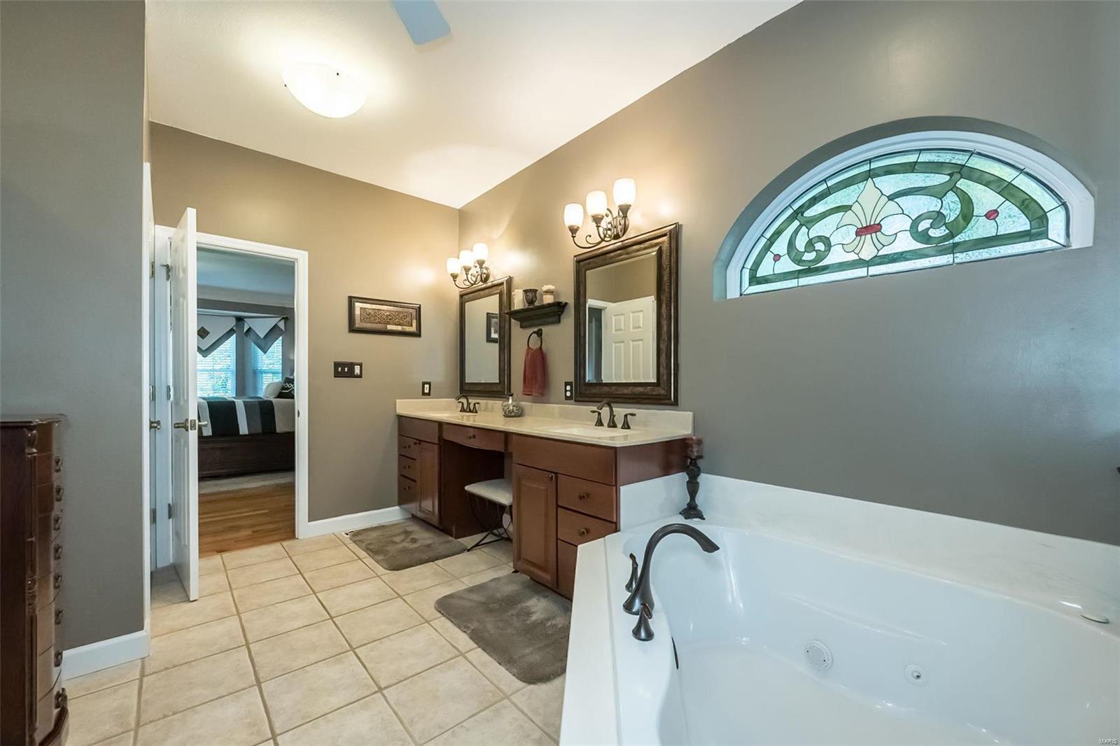 5041 Oak Bluff Drive