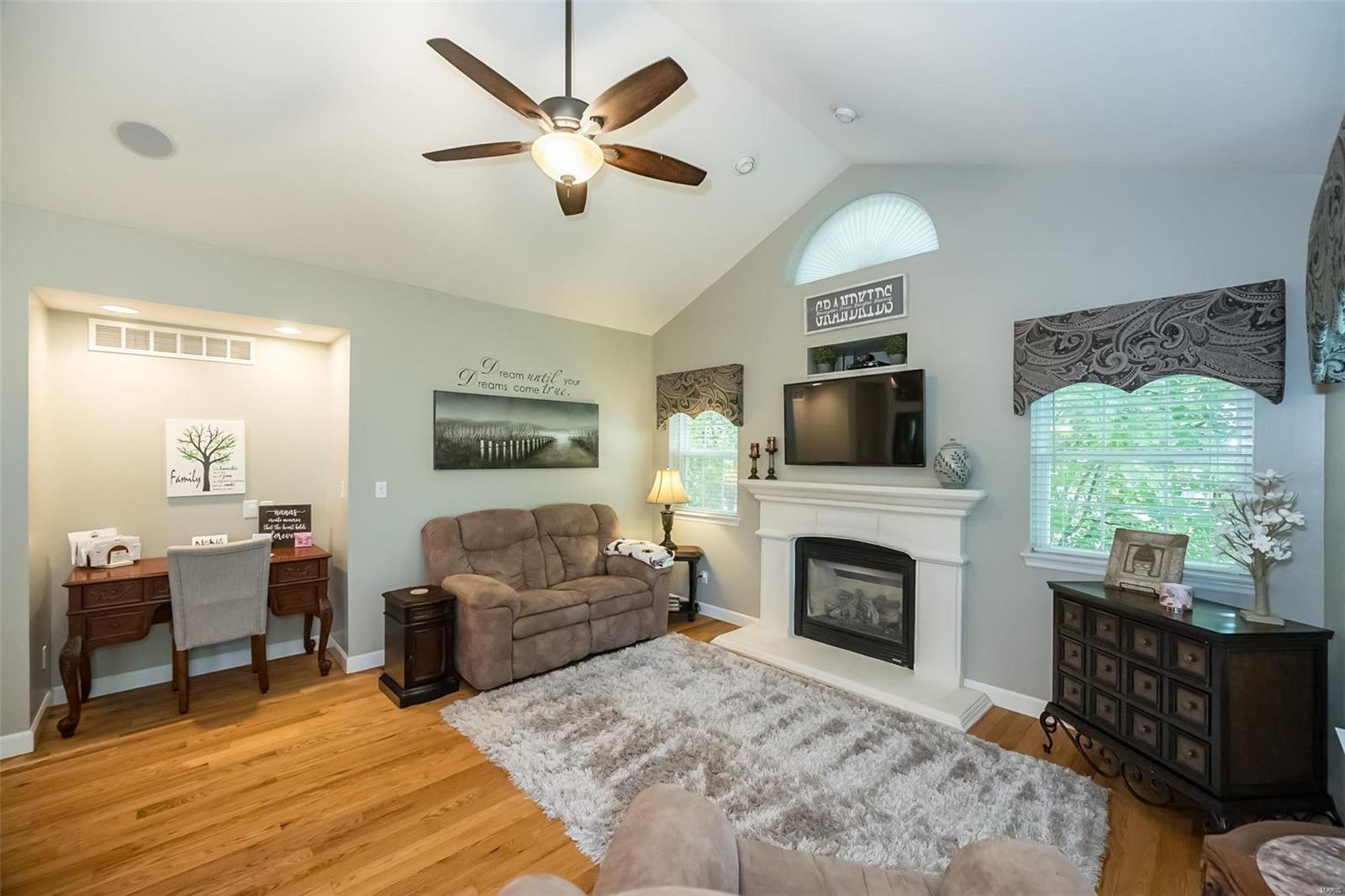 5041 Oak Bluff Drive