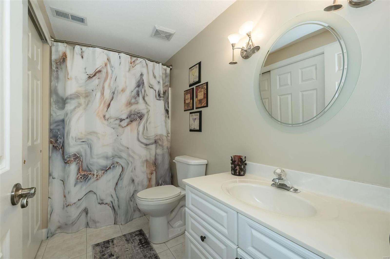 5041 Oak Bluff Drive