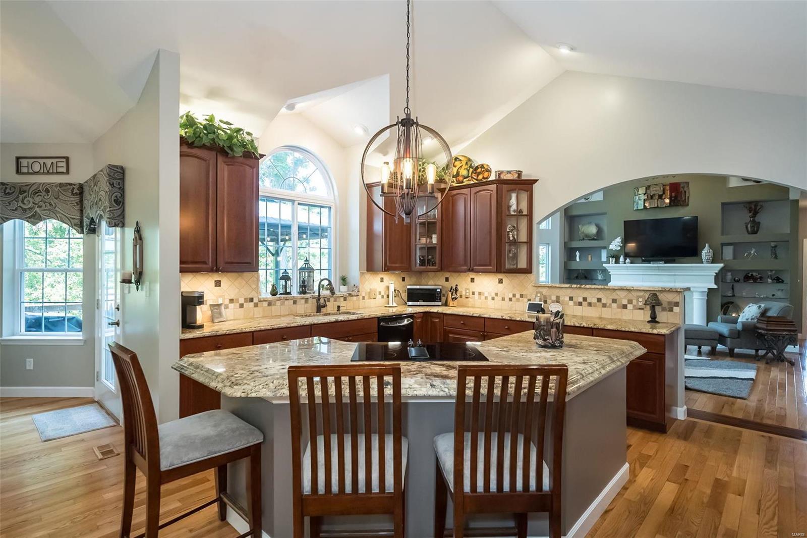 5041 Oak Bluff Drive