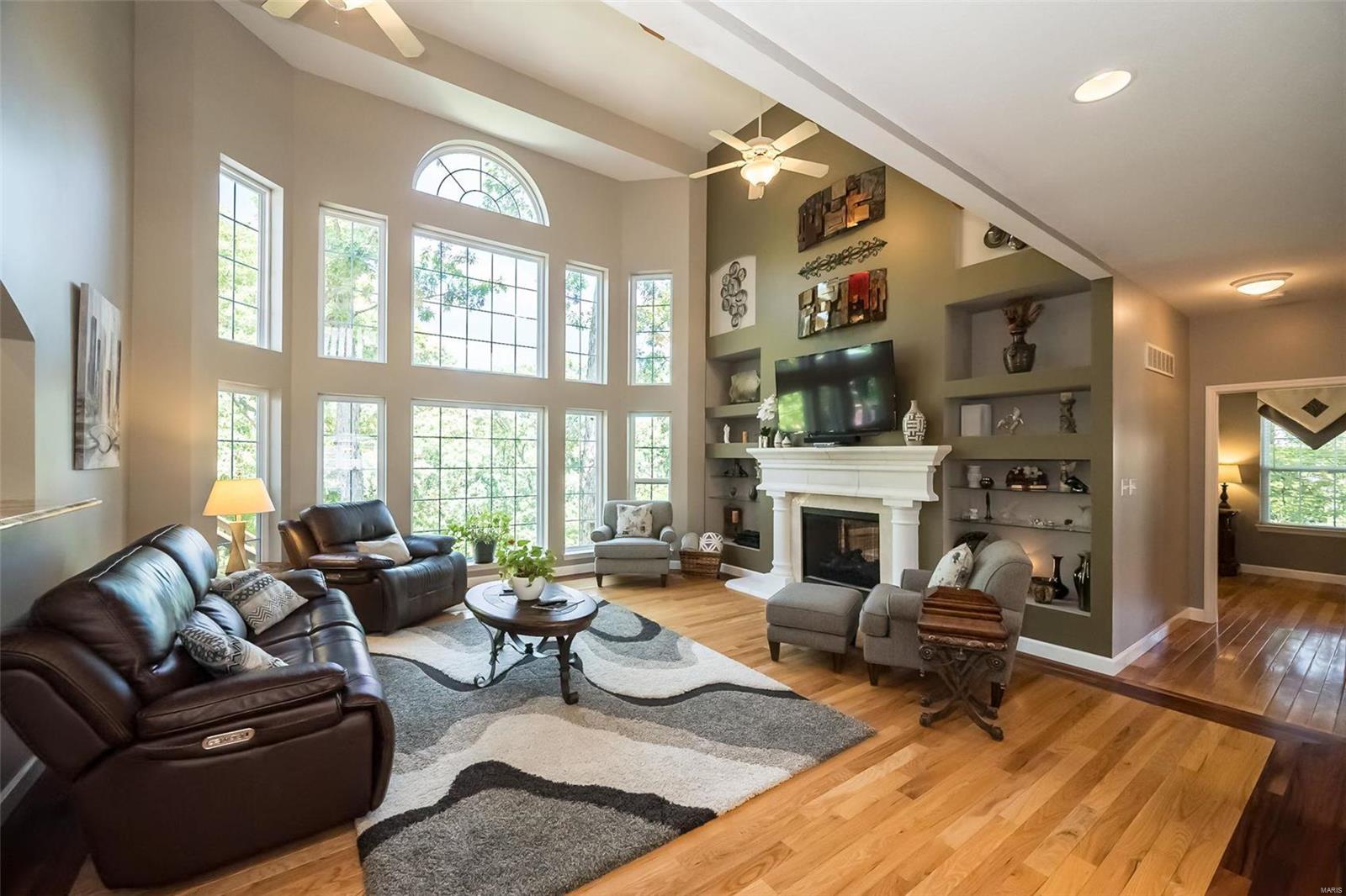 5041 Oak Bluff Drive