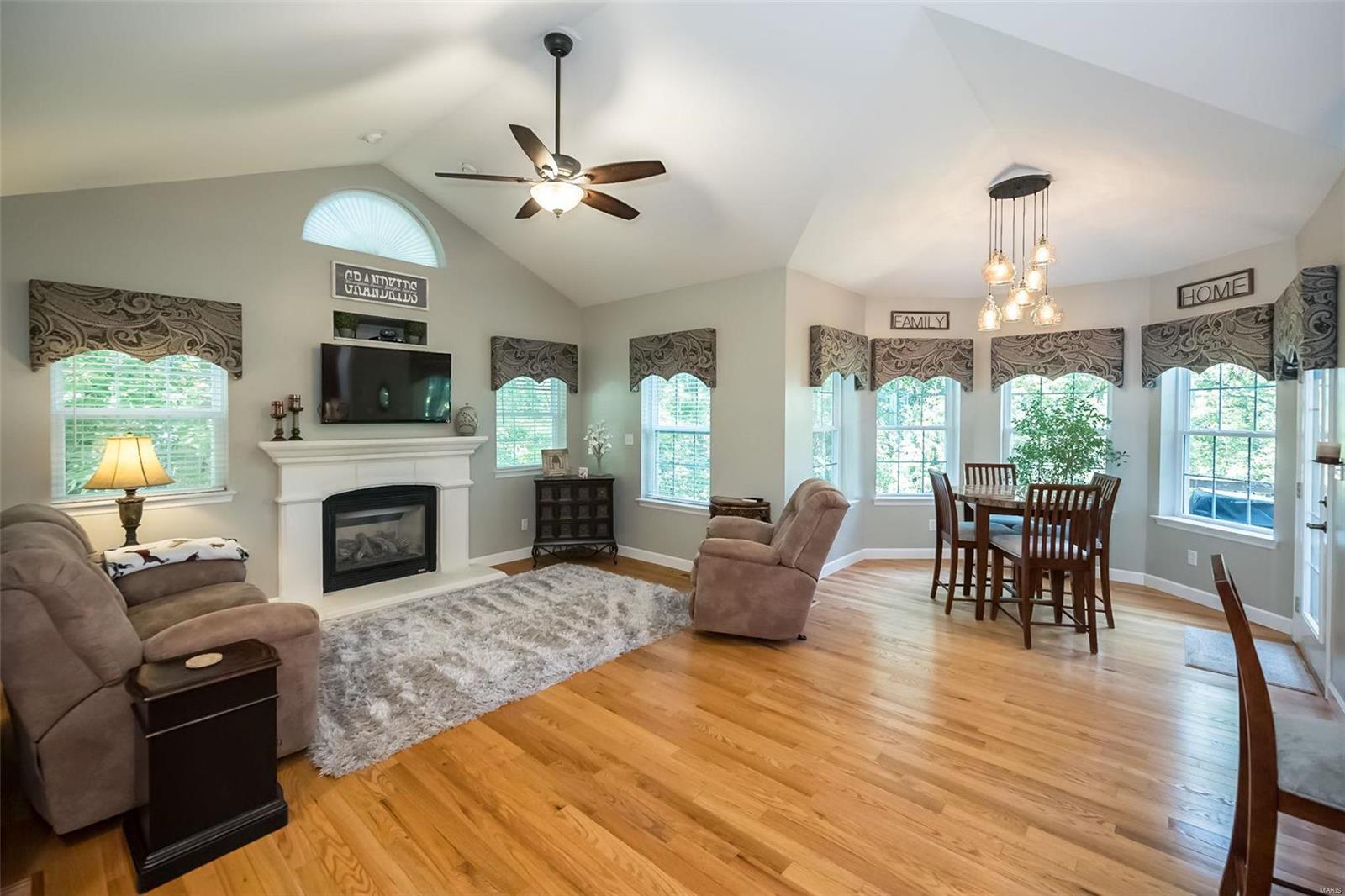 5041 Oak Bluff Drive