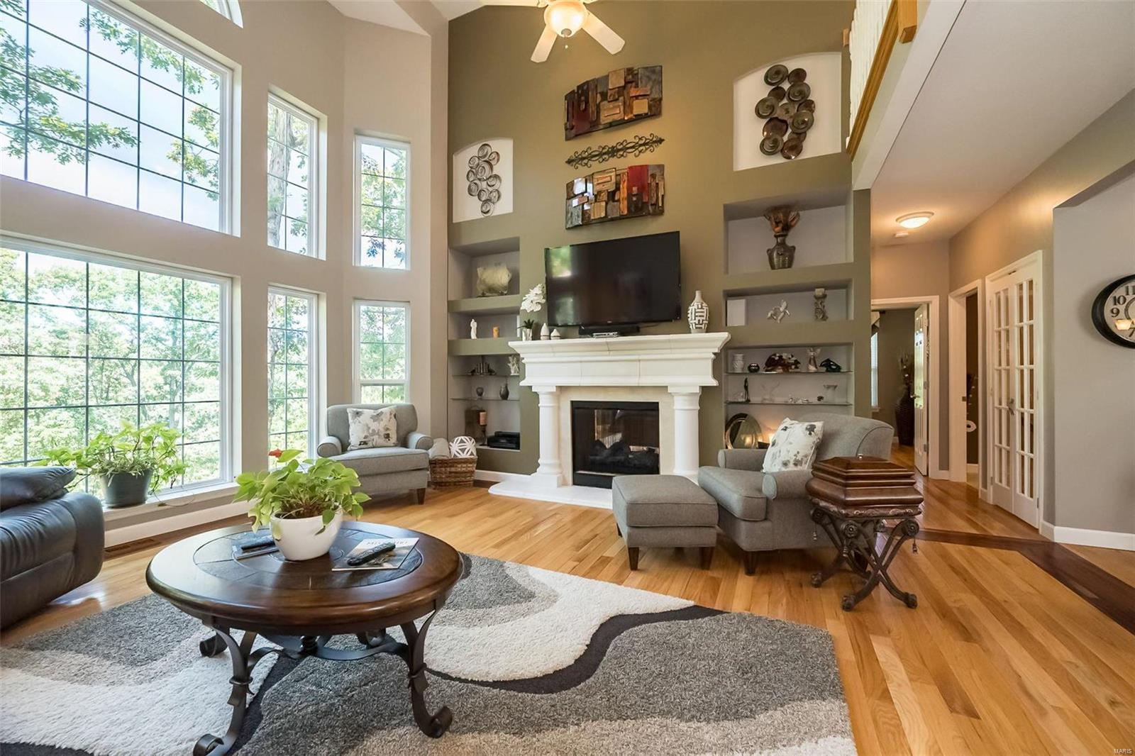 5041 Oak Bluff Drive