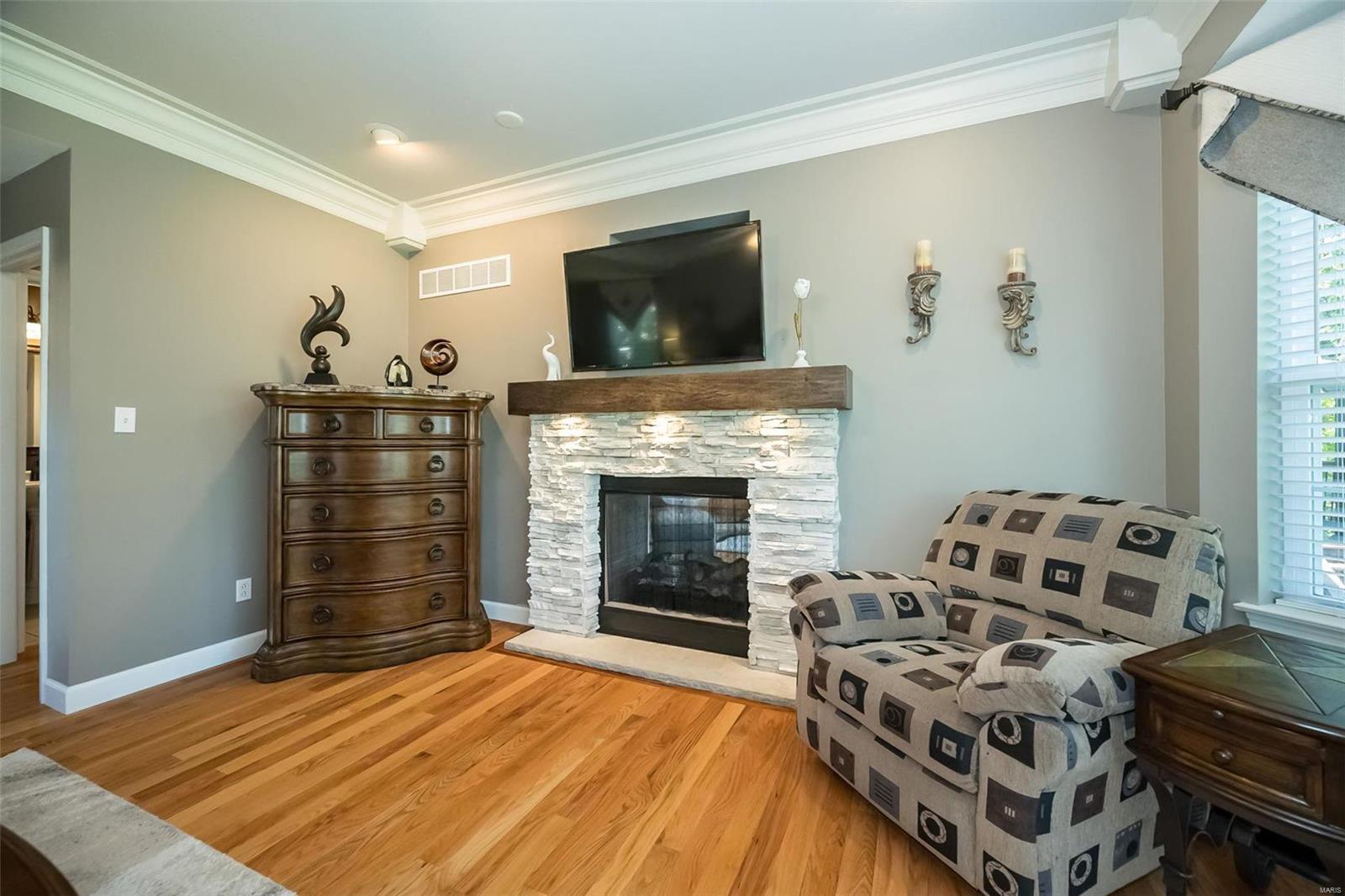 5041 Oak Bluff Drive
