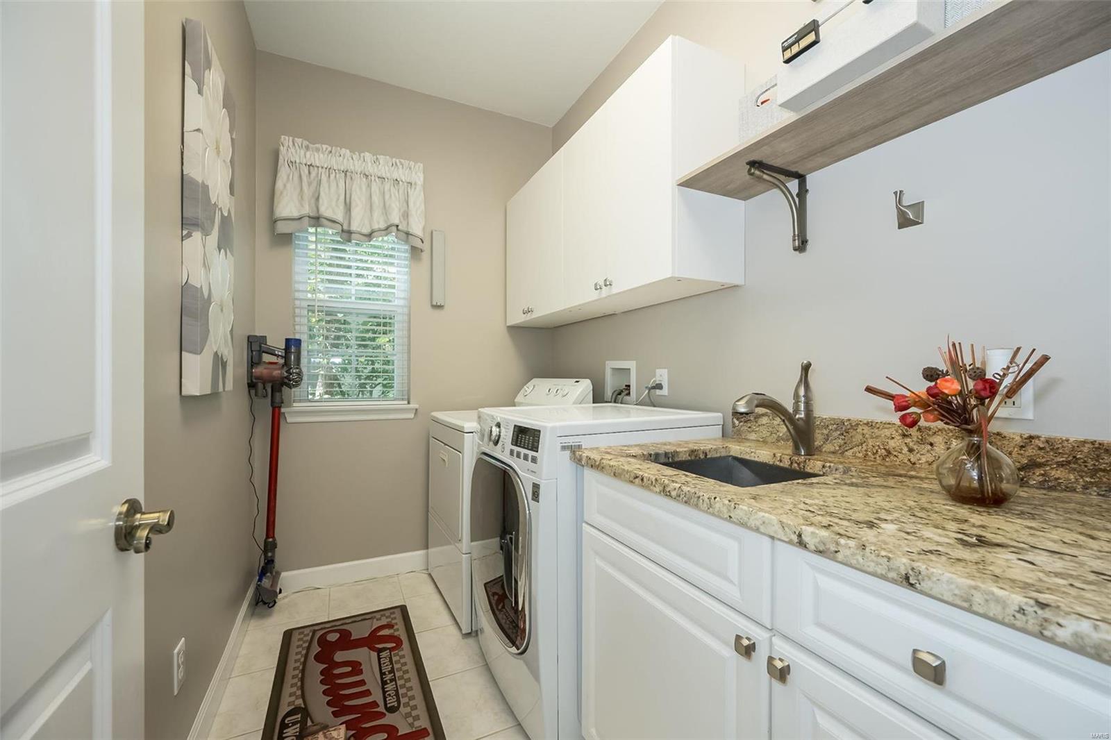 5041 Oak Bluff Drive