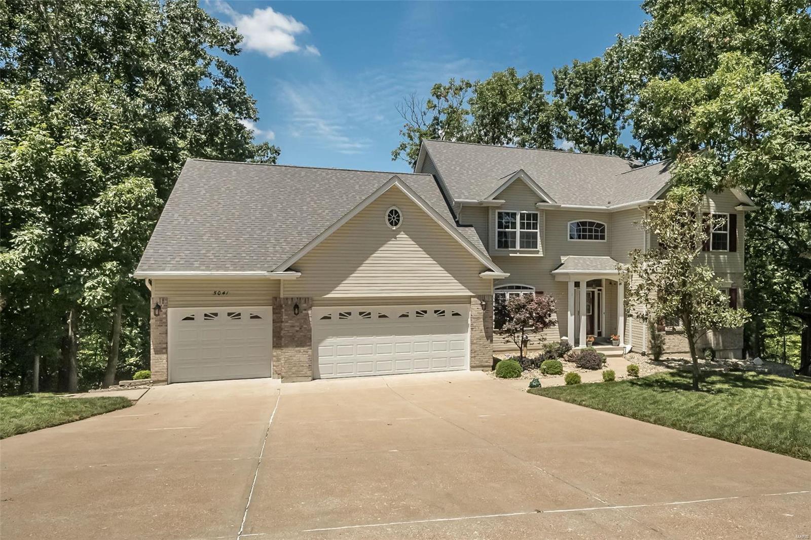 5041 Oak Bluff Drive