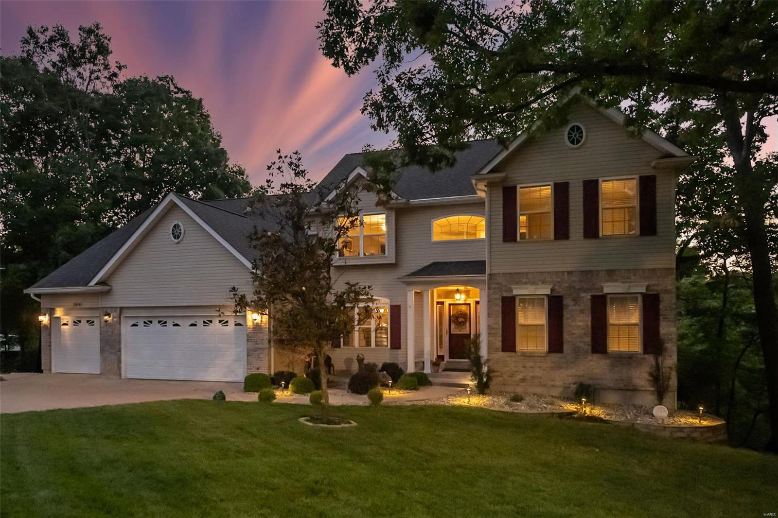 5041 Oak Bluff Drive