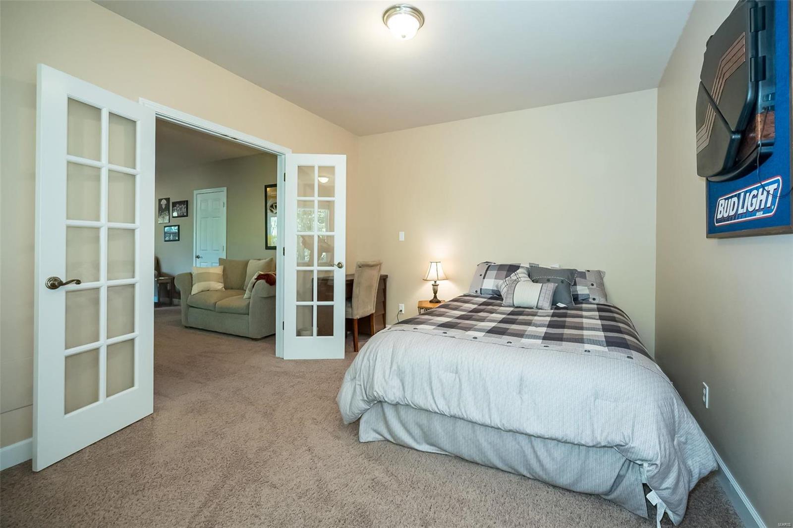 5041 Oak Bluff Drive