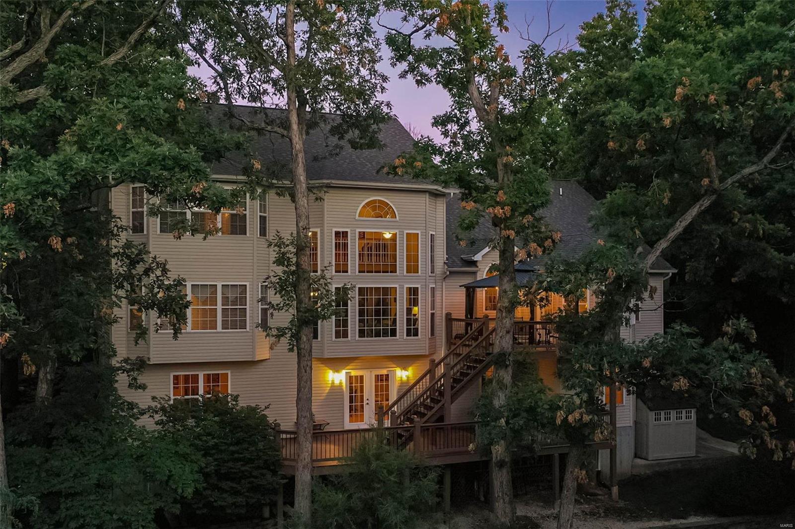 5041 Oak Bluff Drive