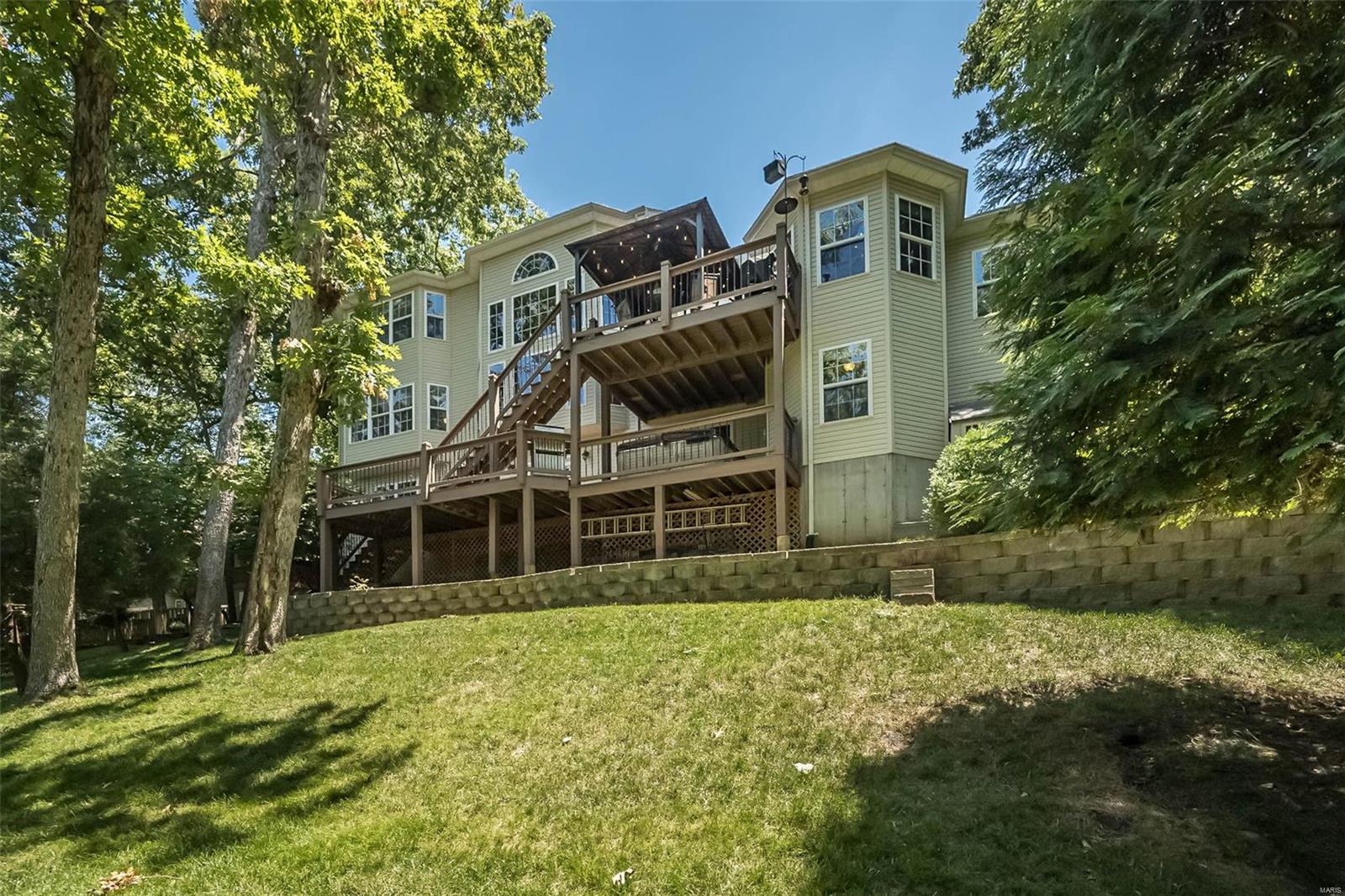 5041 Oak Bluff Drive