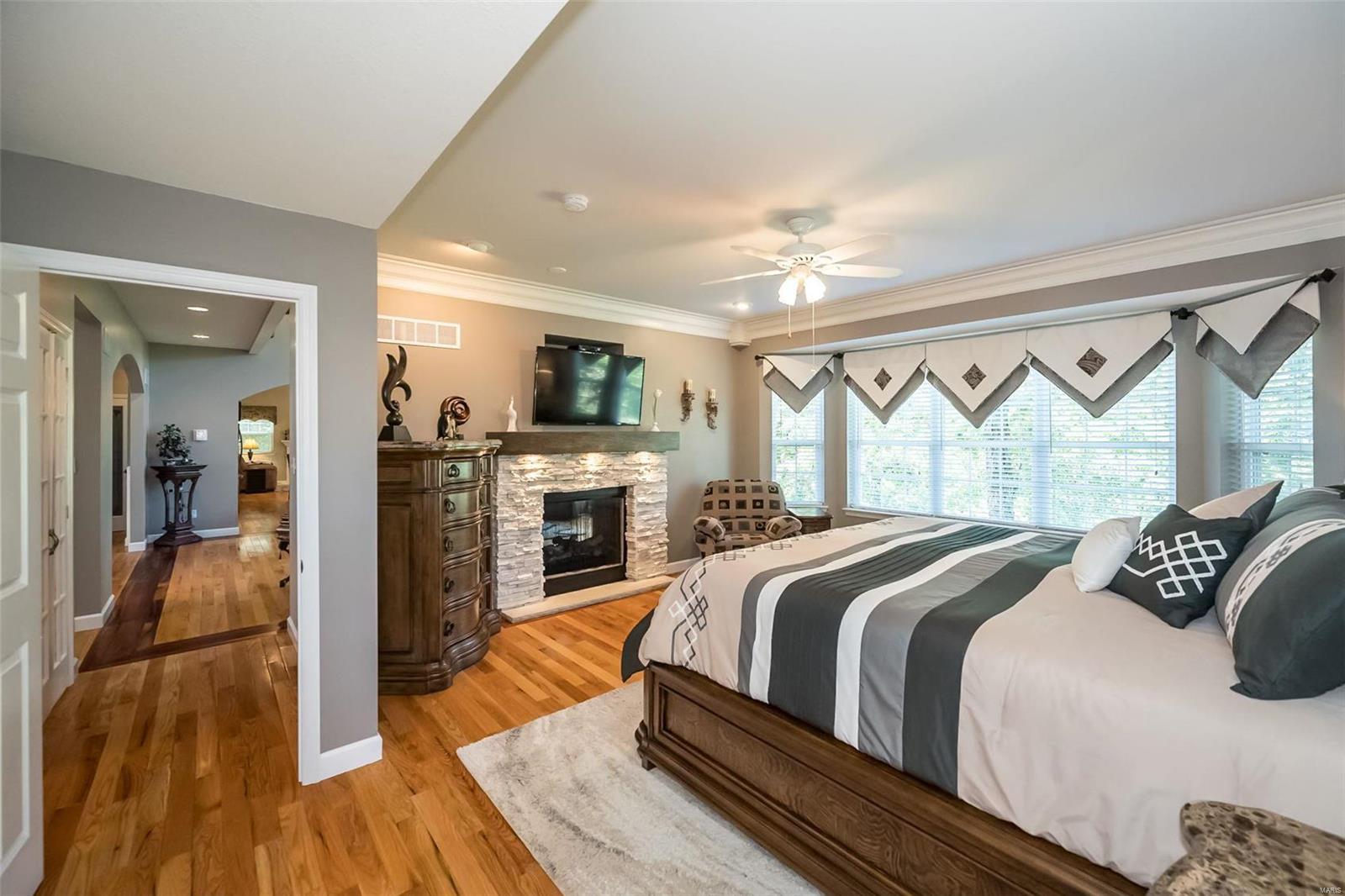 5041 Oak Bluff Drive