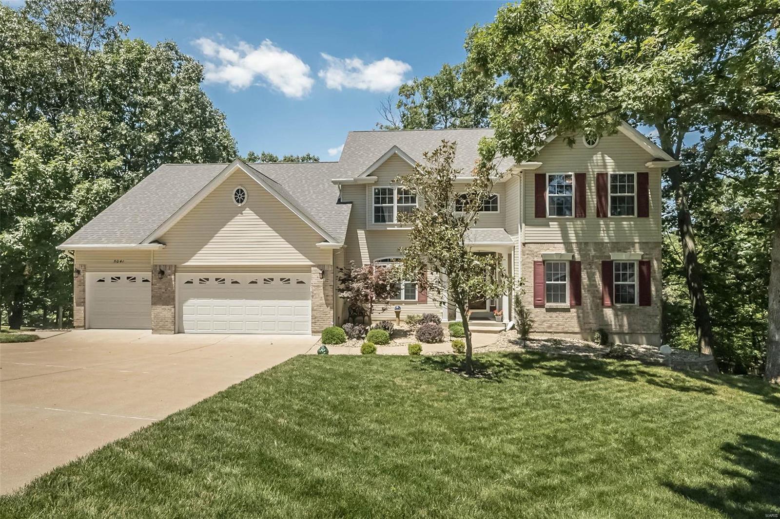 5041 Oak Bluff Drive