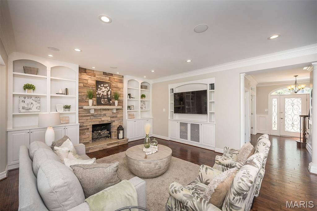 136 Roehampton Lane
