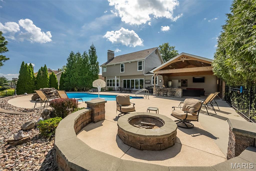 136 Roehampton Lane