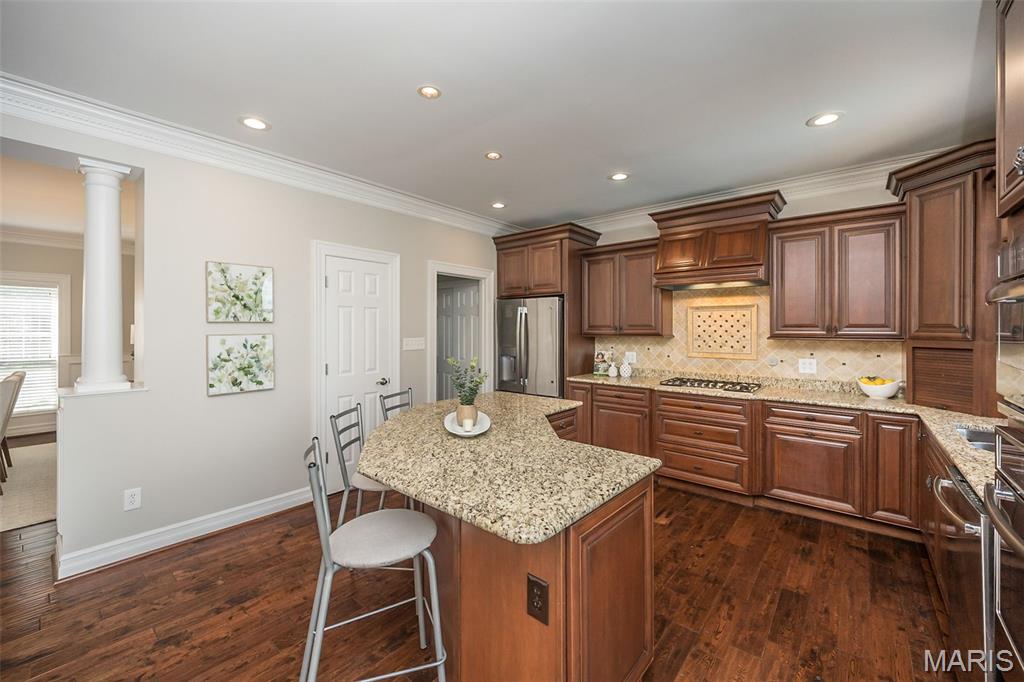 136 Roehampton Lane