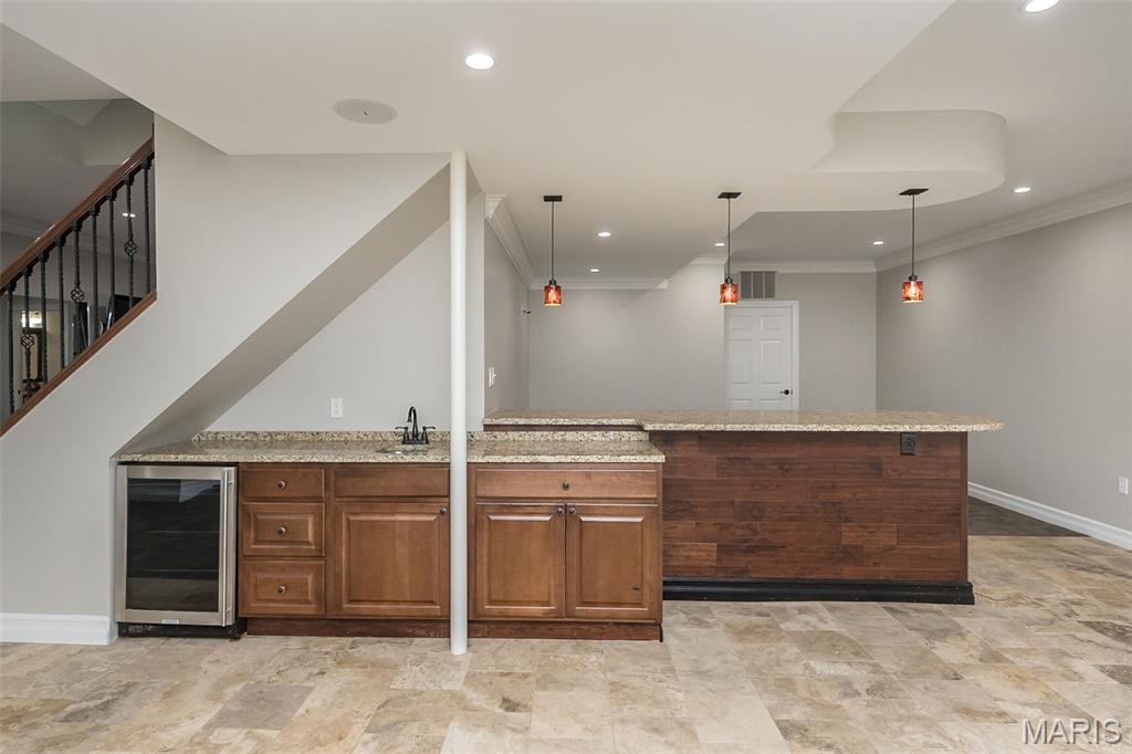136 Roehampton Lane