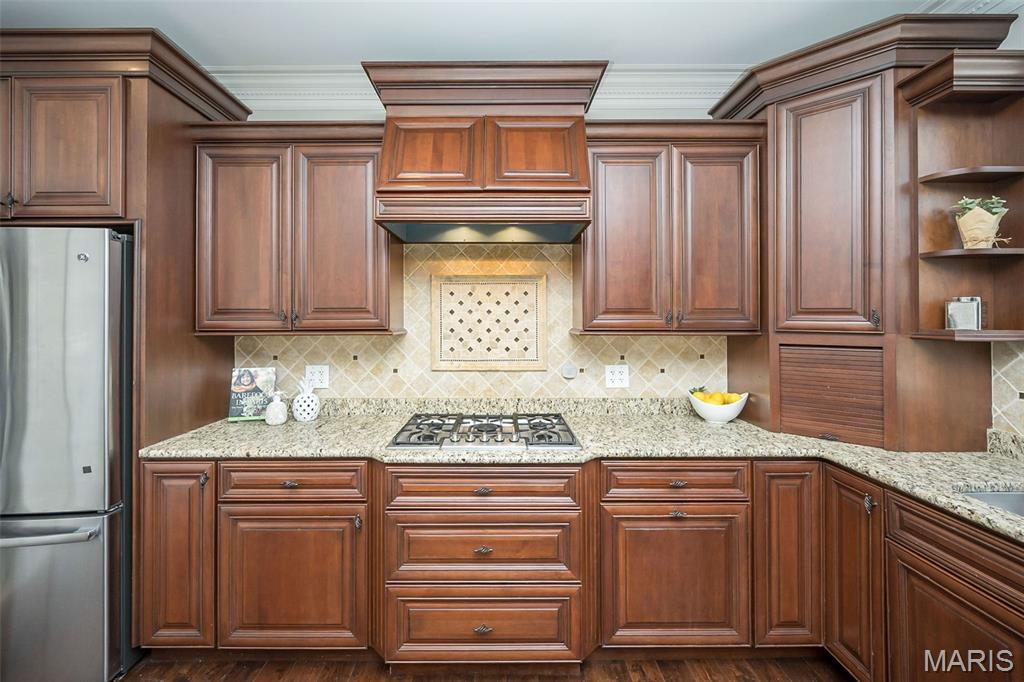 136 Roehampton Lane