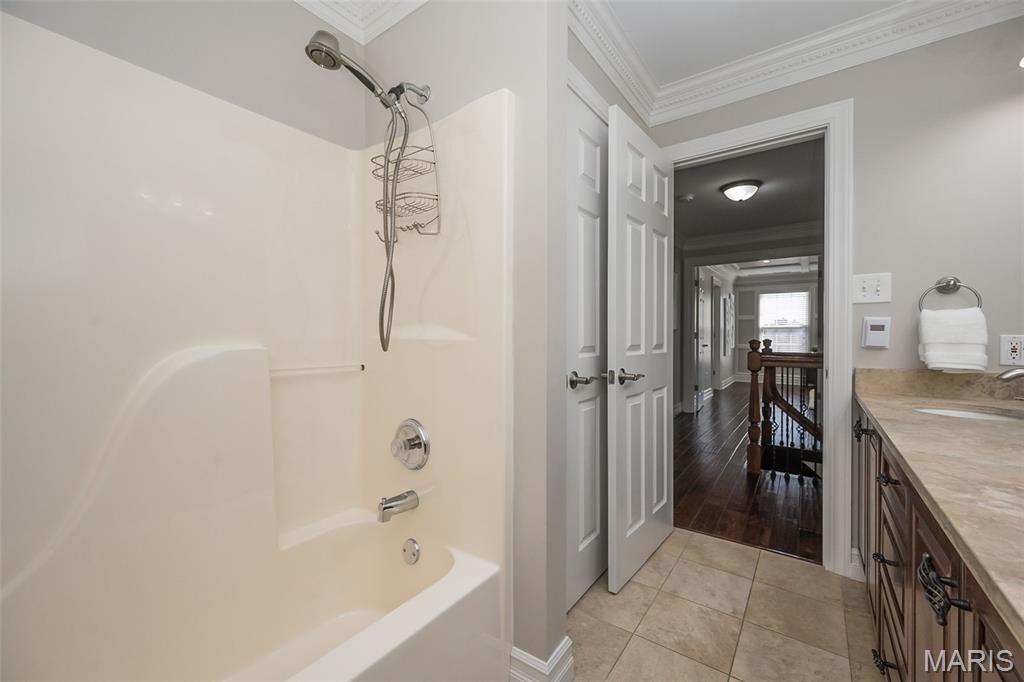 136 Roehampton Lane