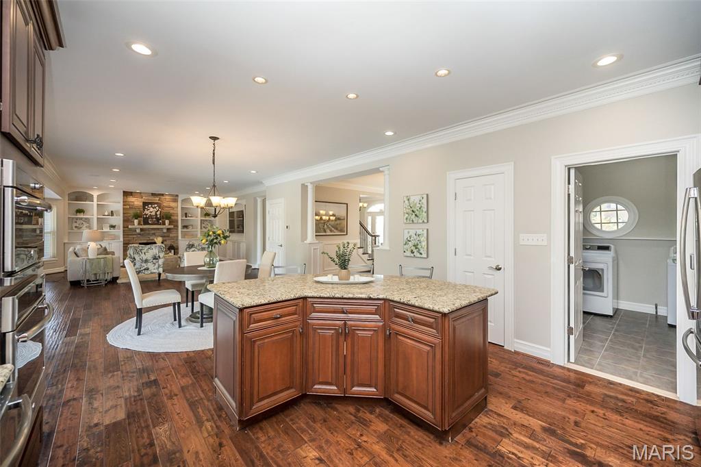 136 Roehampton Lane