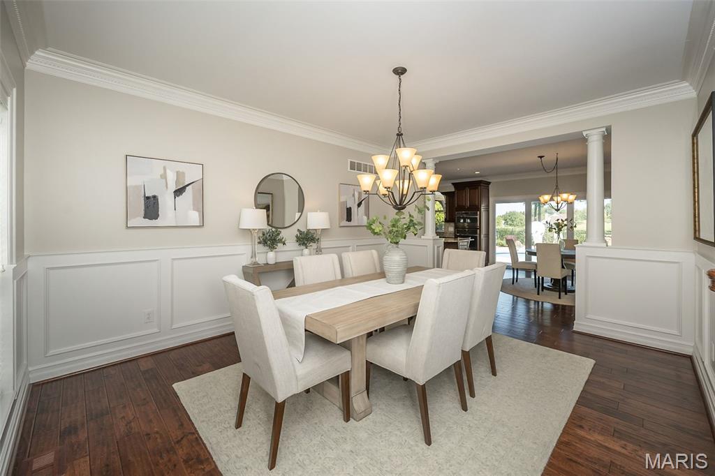 136 Roehampton Lane