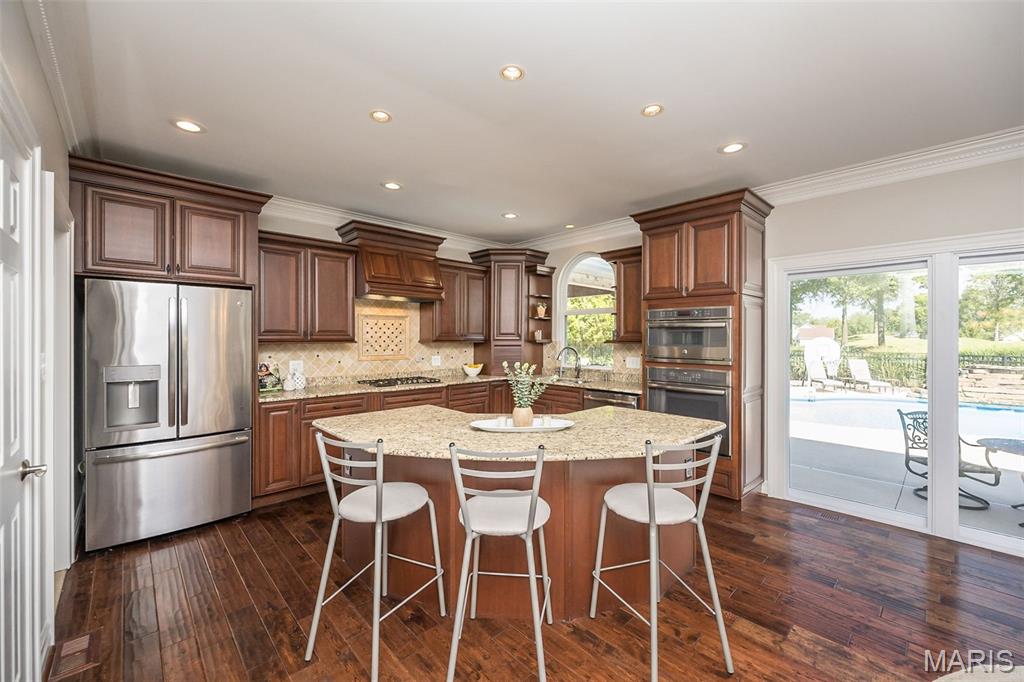 136 Roehampton Lane