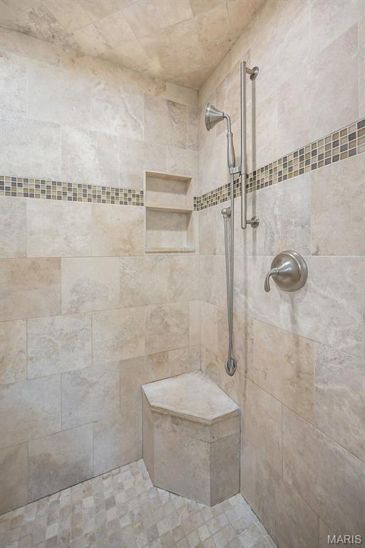 136 Roehampton Lane