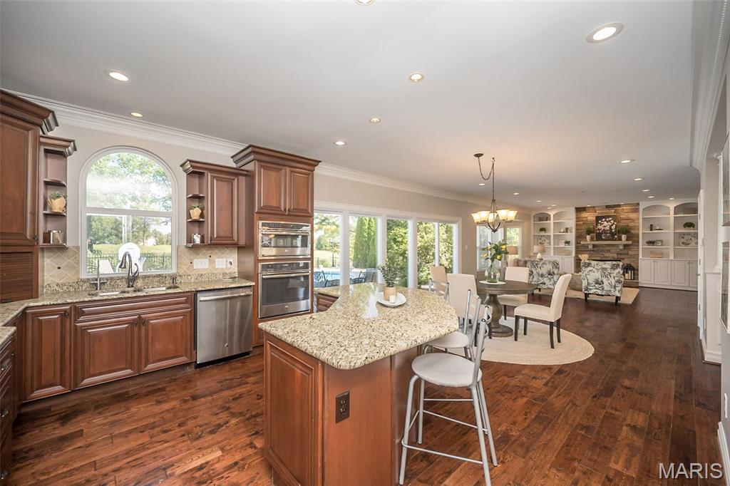136 Roehampton Lane