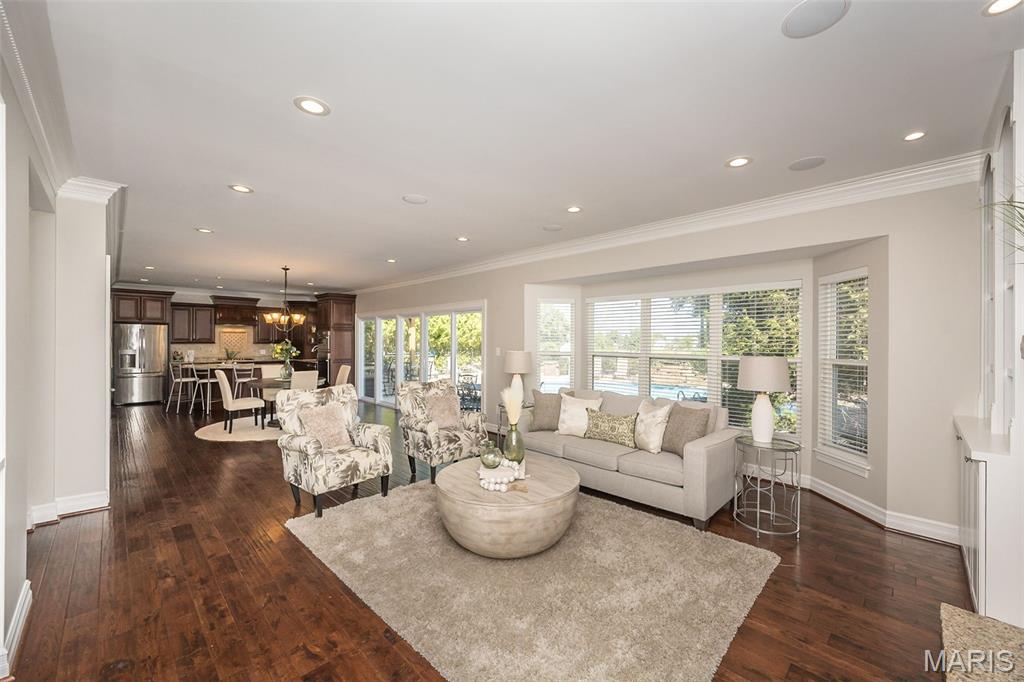 136 Roehampton Lane